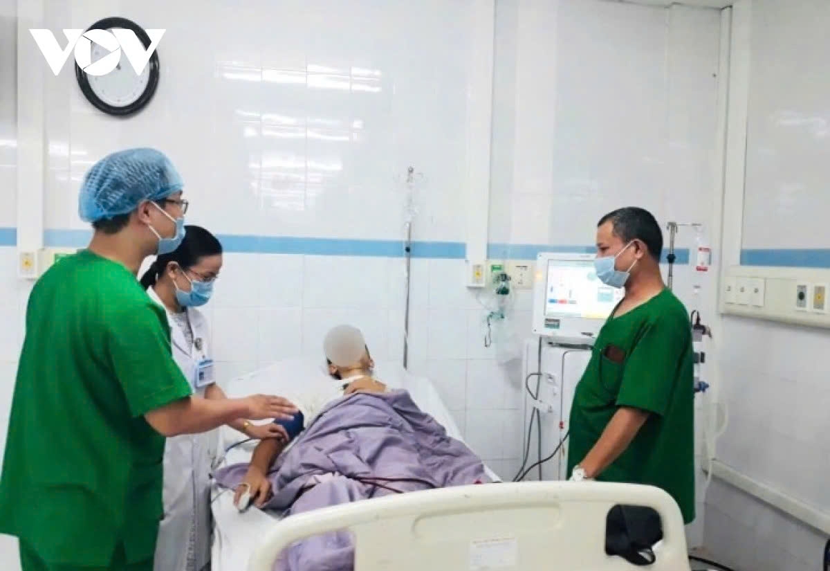 Kyrgyz visitor with chronic kidney disease receives timely treatment in Vietnam